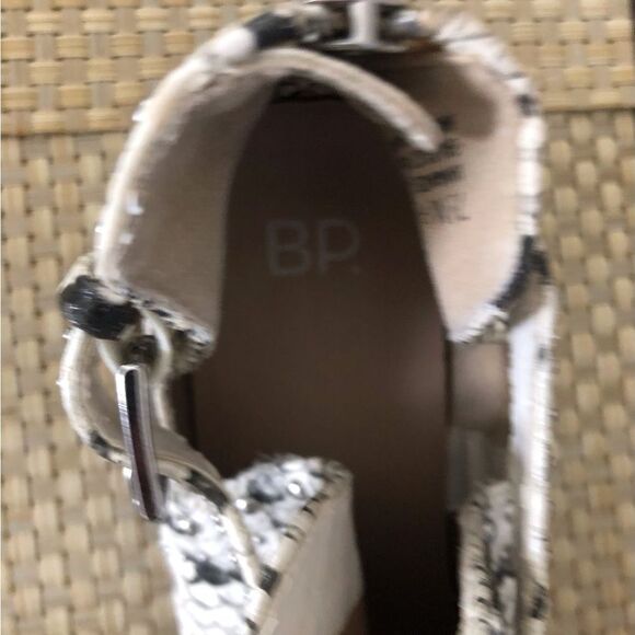 BP. Nordstrom Brand Sadey Snake Print Studded Cut Out Ankle Boots Size 7.5 - Picture 4 of 10